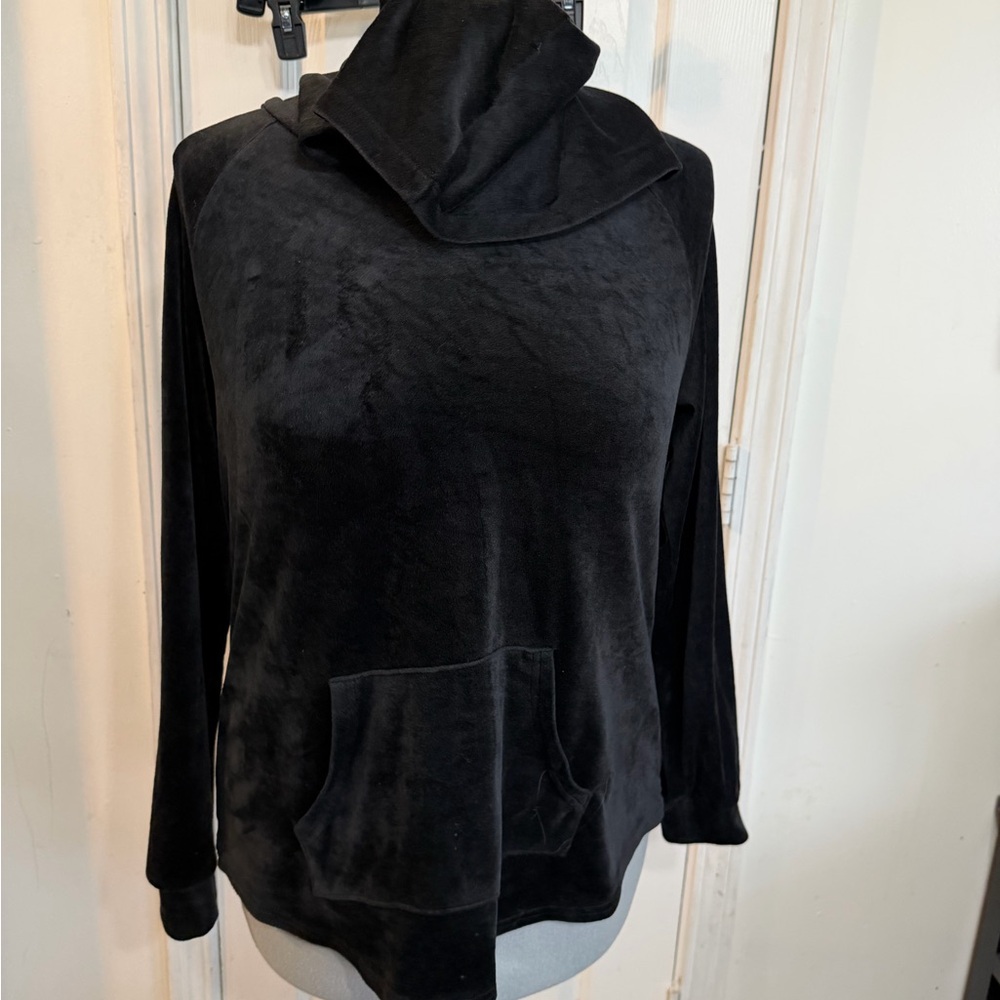 No Boundaries Black Velvet Pullover Hoodie with Pink Tag